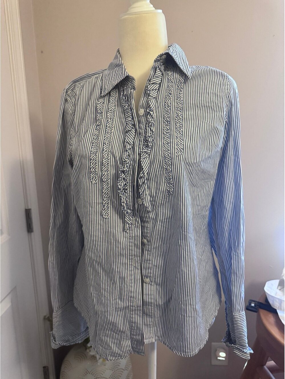 American eagle ruffled button down shirt